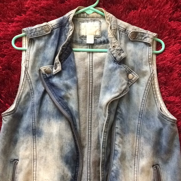 Sleeveless vest jacket - Picture 2 of 5